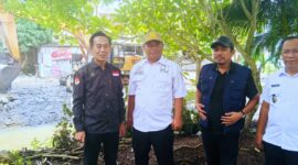 Ketua Akar Lampung, Indra Mustain, bersama dengan Kepala Dinas PU Kota Bandar Lampung. Foto: Indra. 