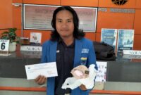 Kader PMII Bandar Lampung, Boim, ketika mengirimkan pakaian dalam wanita dan surat terbuka kepada PB PMII