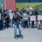 Puluhan warga Bandar Lampung melakukan unjuk rasa di halaman Kantor Walikota pada Senin (28/4/2025). Foto: Ist