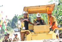 Gubernur Lampung, Rahmat Mirzani Djausal, ketika melakukan ground breaking. Foto: Luki