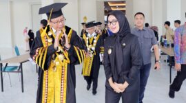 Wakil Gubernur Lampung, Jihan Nurlela, saat menghadiri Sidang Senat Terbuka Pengukuhan 15 Guru Besar Universitas Islam Negeri (UIN) Raden Intan Lampung di Ballroom kampus, Rabu (30/4/2025). Foto: Diskominfoik Lampung