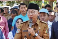 Gubernur Rahmat Mirzani Djausal