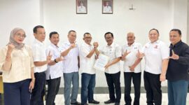 H. Faishol Djausal, Ketua Ikatan Pencak Silat Indonesia (IPSI) Lampung ketika mendaftar. Foto: IJP Lampung
