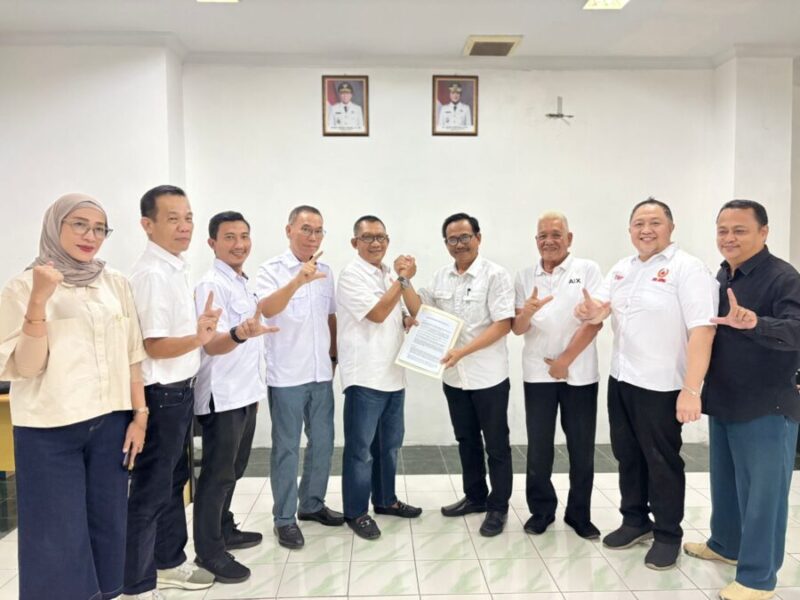 H. Faishol Djausal, Ketua Ikatan Pencak Silat Indonesia (IPSI) Lampung ketika mendaftar. Foto: IJP Lampung