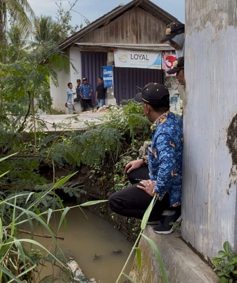 Tim BMBK Lampung ketika melakukan pengecekan siring/ Foto: Luki