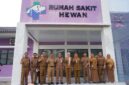 Wagub Jihan Nurlela ketika mengunjungi Rumah Sakit Hewan Lampung, Senin (29/6/2026). (Foto: Diskominfotik Lampung).